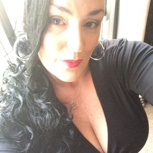 Meet your Posher, Lorijean